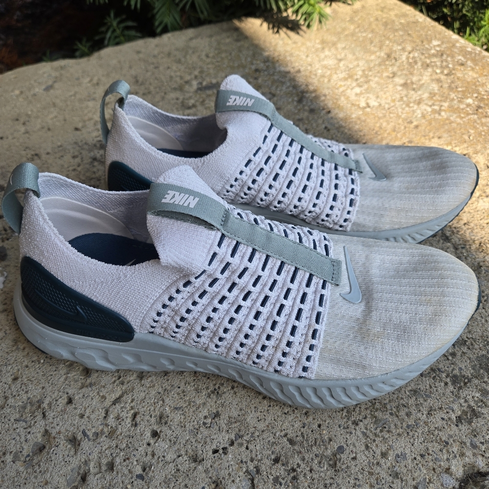 Nike React Phantom Run Flyknit  Womens Size‎ 9